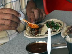 Se recomienda acudir al médico para recibir tratamiento farmacológico adecuado y mejorar la alimentación. EL INFORMADOR / ARCHIVO