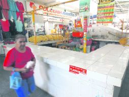 En la “Consti”. Un espacio de comercio establecido, abandonado, según locatarios, por la competencia del ambulantaje. EL INFORMADOR / P. Franco