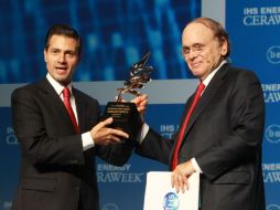 El Mandatario agradeció el reconocimiento 'IHS Global Lifetime'. EFE / D. Prieto