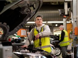 Las Actividades Terciarias se incrementan en términos reales 0.9%; las Primarias decrecen 1.9% y las Secundarias 0.4 por ciento. AFP / ARCHIVO