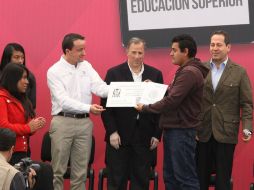 Los números de seguro social serán entregados a estudiantes de nivel medio superior y superior de instituciones públicas. TWITTER / @Tu_IMSS