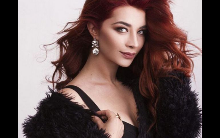 Daniela Luján tuvo que perder unos 10 kilogramos de peso y se tiñó el cabello rojo. INSTAGRAM / @lalujans