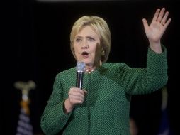 Los votantes latinos se siguen identificando en su mayoría como demócratas. AFP / ARCHIVO