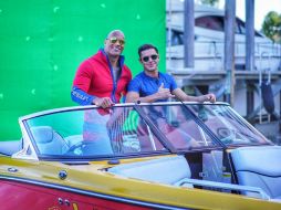 El filme relatará la historia de Mich Buchannon (Johnson) y su choque con el socorrista novato Matt Brody (Efron). TWITTER / @zacefron