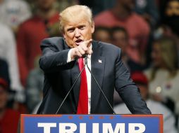 El multimillonario afirmó que si gana la presidencia, las organizaciones noticiosas que lo criticaron tendrán problemas. AP / S. Ogrocki