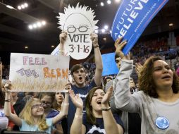 Simpatizantes del senador por Vermont y precandidato demócrata, Bernie Sanders, ayer en Oklahoma. AP / J. Martin