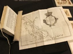 Se encuentran cinco maás de California correspondientes a periodos distintos de la historia. EFE / A. Vargas