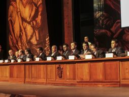 Bravo Padilla presentó su Tercer Informe de Actividades 2015 en el Teatro Diana. EL INFORMADOR / F. Atilano