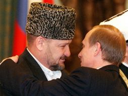 Putin ha defendido a capa y espada a Kadírov, al que ha elogiado por estabilizar su república. AP / ARCHIVO