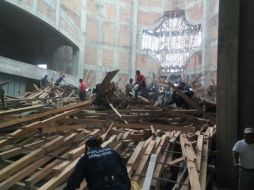 Trabajadores de la construcción realizaban labores de albañilería en parte de la estructura que se colapsó. ESPECIAL / oaxaca.gob.mx