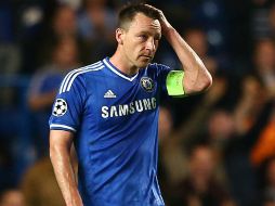 Terry sostiene que sus años que le restan como profesional le ''molestaría no jugarlos en el Chelsea''. MEXSPORT / ARCHIVO
