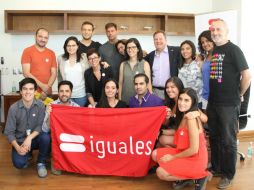 La reunión tuvo como objetivo dar a conocer al artista la realidad de la diversidad sexual en Chile. EFE /