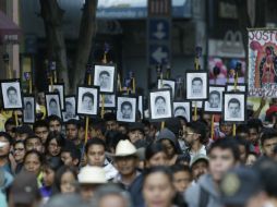 Padres de los desaparecidos piden la presentación con vida de los jóvenes. SUN / ARCHIVO