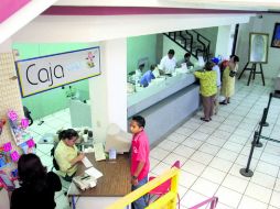 Juan Antonio perdió miles de pesos en la caja popular Cristo Rey; ahora sólo confía en los bancos. EL INFORMADOR / ARCHIVO