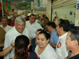 Adán Augusto López Hernández, líder local de Morena (c-d), anuncia que en las próximas horas presentarán demandas penales en la PGR. TWITTER / @adan_augusto