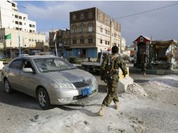 El conflicto armado se encuentra en un estancamiento, pues los rebeldes controlan la capital y las fuerzas sauditas, la frontera. EFE / Y. Arhab