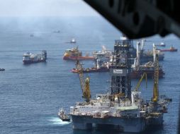 El precio del petróleo a la baja, propiciado por la negativa de Irán a reducir su producción, empuja a las petroleras a la baja. EFE / ARCHIVO