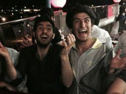 Ozancan Akkus (i) y Ali Deniz Uzatmaz (d)  fallecieron en dos ataques con cinco meses de diferencia. ESPECIAL / BBC