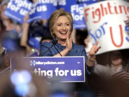 Hillarry Clinton cuenta con 30% de opiniones favorables y 18% de opiniones desfavorables. AP / L. Sladky