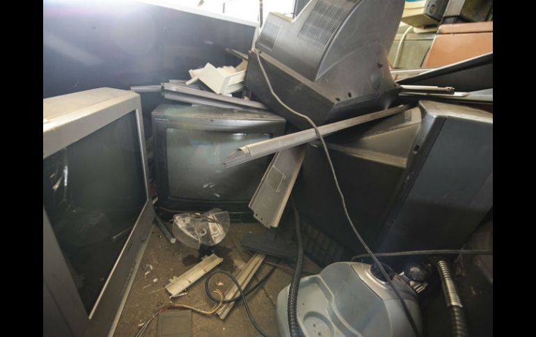 Los televisores analógicos deben ser manejados de manera correcta para evitar contaminación. EL INFORMADOR / ARCHIVO