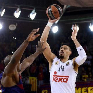 Ayón y Real Madrid pierden clásico contra Barcelona