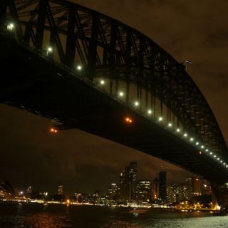 Asia y Europa apagan las luces en solidaridad con el planeta