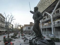 Ayer se observaban varios trabajadores culminando los últimos detalles de la plazoleta. EL INFORMADOR / F. Atilano