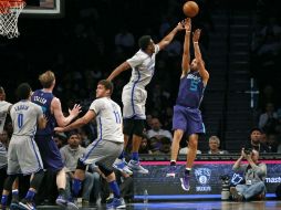 Batum logró dos grandes encestes en la recta final para asegurar la victoria. AP / K. Willens