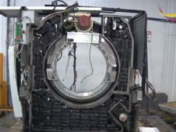 Autoridades verificaron que había un doble fondo en el aparato. YOUTUBE / Ministerio Interior Ecuador