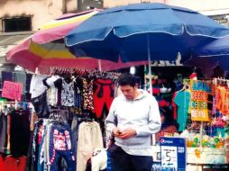 Ya son más los comerciantes ambulantes que los desempleados. EL FINANCIERO ARCHIVO  /