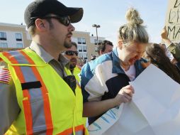 La joven acusó a un hombre de tocarla antes de que otro le rociara el spray. AP / A. Arnold