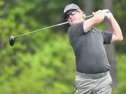 En la cima. El golfista estadounidense Charley Hoffman mantuvo su nivel de juego en la segunda ronda. AP / E. Smith