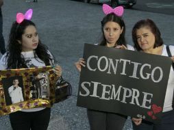 Las seguidores demostraron su amor al cantante y cantaron sus temas. SUN /