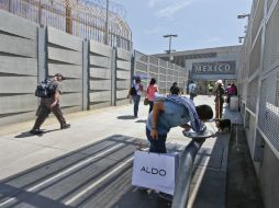 La idea de que México pague el muro en la frontera no ha caído muy bien. AP / ARCHIVO