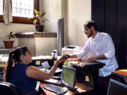 Alejandro Hermosillo fue quien entregó la ley a la Oficialía de Partes de Palacio de Gobierno. FACEBOOK / Alejandro Hermosillo