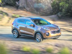 Distinta. El exterior presenta los cambios más radicales en esta SUV. La parrilla y el nuevo juego de luces la hacen más atractiva. ESPECIAL / CORTESÍA KIA