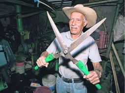 Agustín Rodríguez Méndez aceptó jubilarse tras 43 años de cuidar los parques de la ciudad. Presume que nunca faltó ni fue sancionado. EL INFORMADOR / A. García