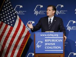 Cruz trata de persuadir a un grupo de donadores y líderes judíos en Las Vegas para que lo apoyen. AP / J. Locher