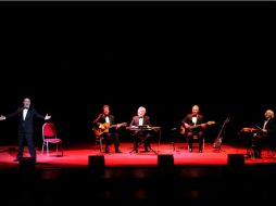 A lo largo de cuatro décadas han hecho reír al público con el ingenio lírico que acompaña a sus cuerdas. SUN / V. Rosas