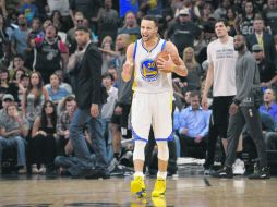 Stephen Curry. La estrella de los Warriors buscará llevar a su equipo a romper la marca de los Bulls esta noche. AP / D. Abate