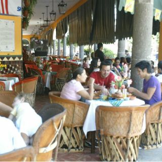 Invitan a restauranteros de Tlaquepaque a certificarse con distintivo