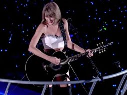 Tay hace gala de su talento en cada uno de sus shows. YOUTUBE / TaylorSwiftVevo