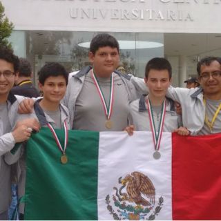 Estudiante tapatío destaca en Olimpiada de Matemáticas en Rumania