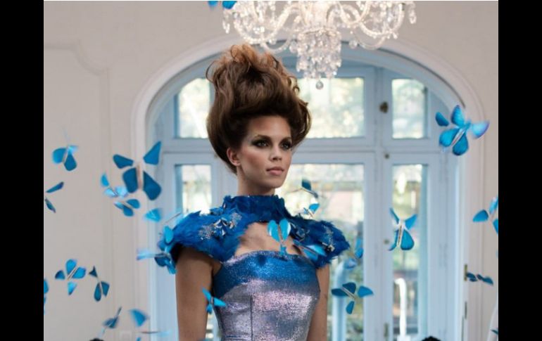 La pieza está confeccionada con un lujoso entretejido jacquard con fibras metálucas de plúrex. TWITTER / @Intelanz