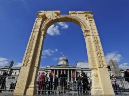 La réplica de seis metros fue elaborada con mármol egipcio en la región italiana de Toscana. AP / F. Augstein