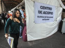 Hay otros centros de acopio, como el instalado en el Zócalo capitalino y otro más frente al estadio de los Pumas. SUN / Y. Xolalpa