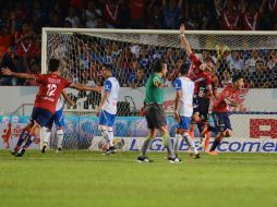 La derrota deja a La Máquina con 19 puntos, a expensas de lo que hagan Chivas, Tigres y Morelia en la lucha por la Liguilla. MEXSPORT / L. Monroy