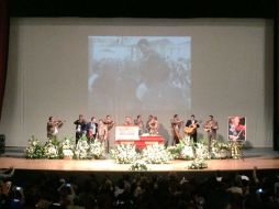 En el homenaje estuvieron presentes la familia de Pepe Martínez y sus admiradores. TWITTER / @CulturaJalisco