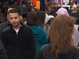 Abdeslam (i) dijo que renunció de forma voluntaria a hacerse estallar junto al Estadio de Francia. AP / ARCHIVO