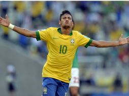 Entre los bienes embargados al futbolista se encuentra un helicóptero, un yate y otro avión. AFP / ARCHIVO